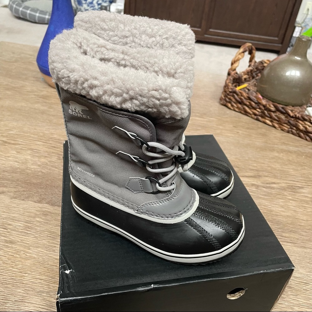 Sorel Yoot Pac Nylon Insulated Gray Kids Snow Boots. New, never worn - Picture 1 of 4